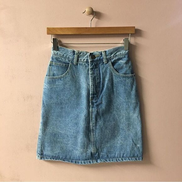 Vintage Classic Guess Medium Wash Blue Denim A-Line Skirt Size 27 | 24-25" W EUC - Picture 1 of 8